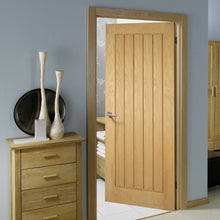 Load image into Gallery viewer, Mexicano White Oak Door - 5 Plank
